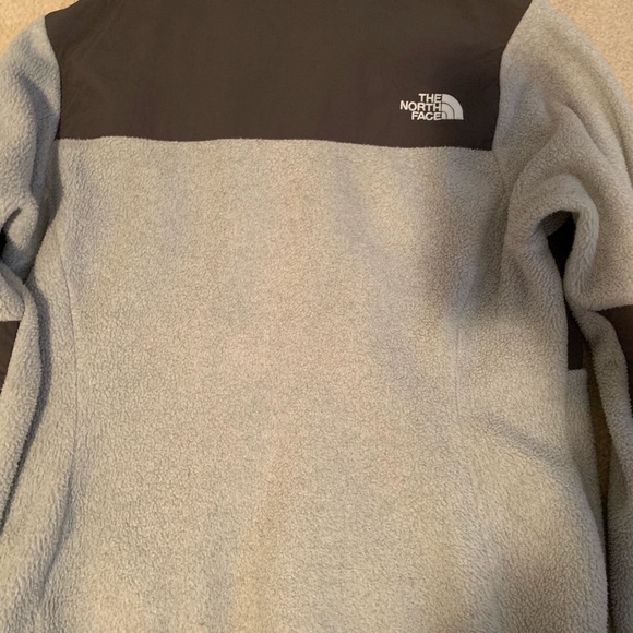 Women’s North Face fleece jacket - Picture 3 of 4